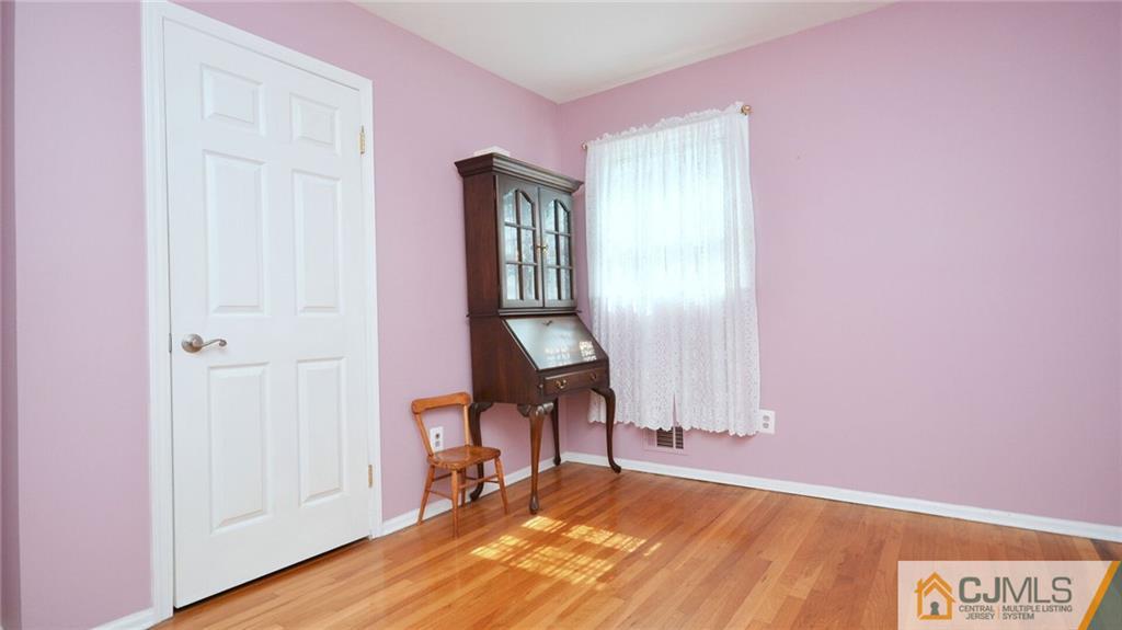 77 South Cliff Road Colonia, NJ 07067 - Photo 24 of 47 Gallery Image 24