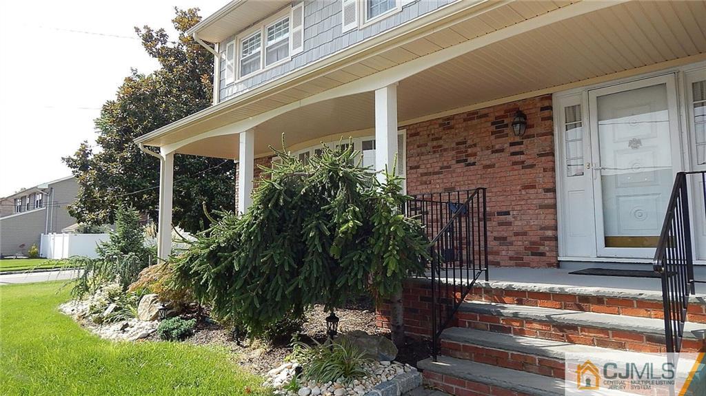 77 South Cliff Road Colonia, NJ 07067 - Photo 3 of 47 Gallery Image 3