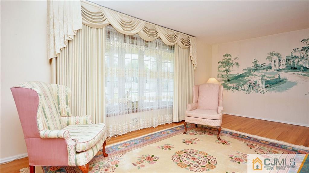 77 South Cliff Road Colonia, NJ 07067 - Photo 5 of 47 Gallery Image 5