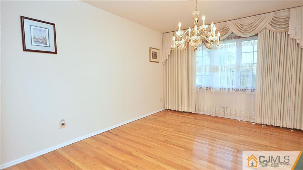77 South Cliff Road Colonia, NJ 07067 - Photo 8 of 47 Gallery Image 8