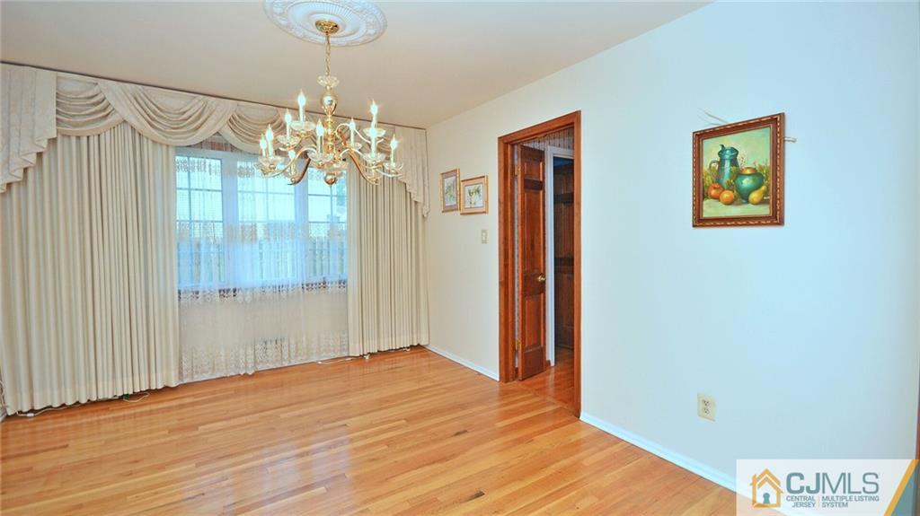 77 South Cliff Road Colonia, NJ 07067 - Photo 9 of 47 Gallery Image 9