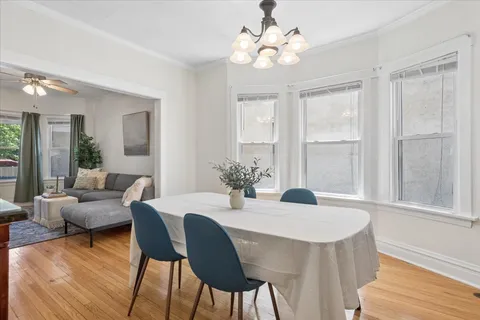$450,000 | 913 Highland Avenue, Oak Park, IL 60304