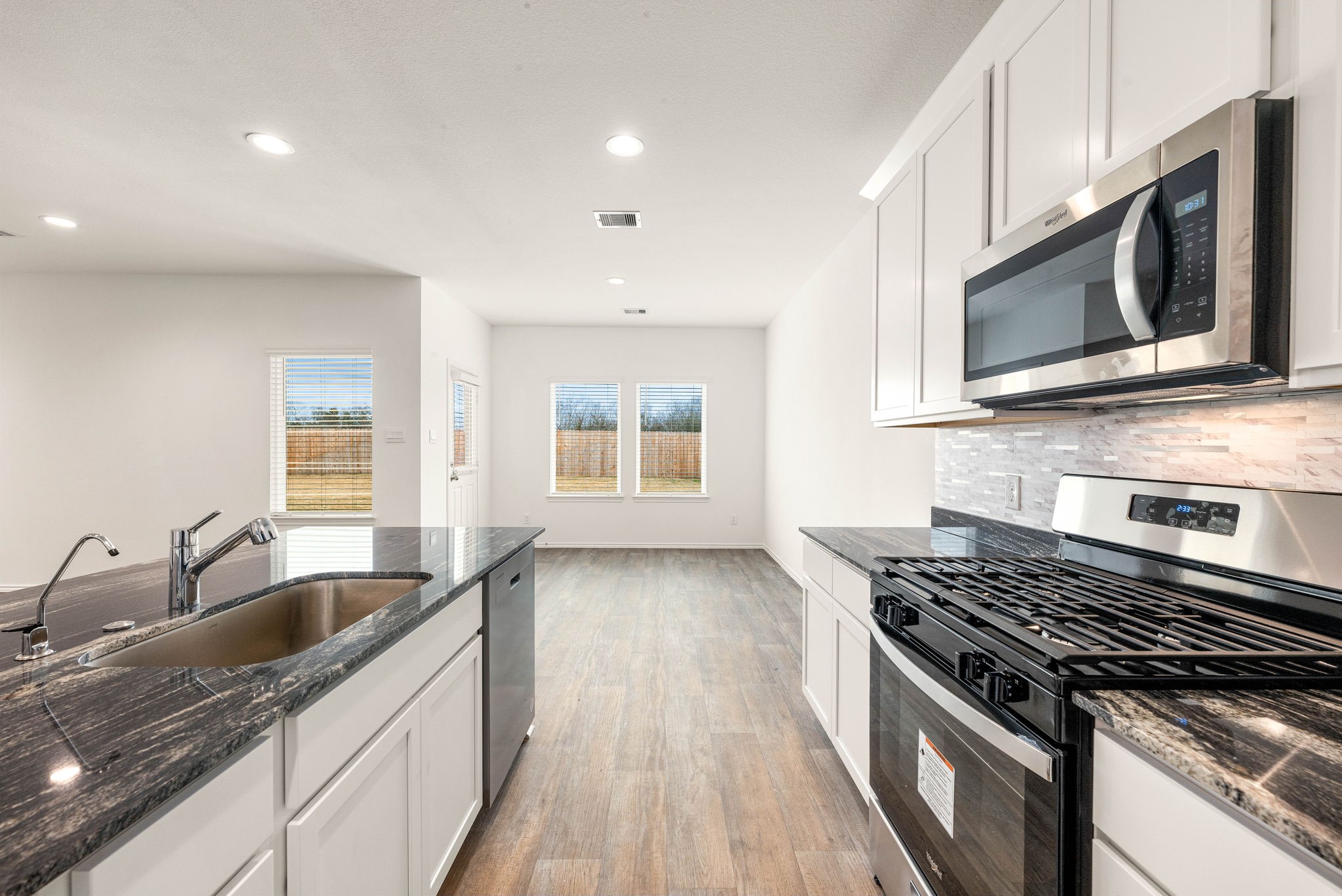 3023 Sycamore Run Lane Rosenberg, TX 77469 - Photo 2 of 26 Gas Appliances!