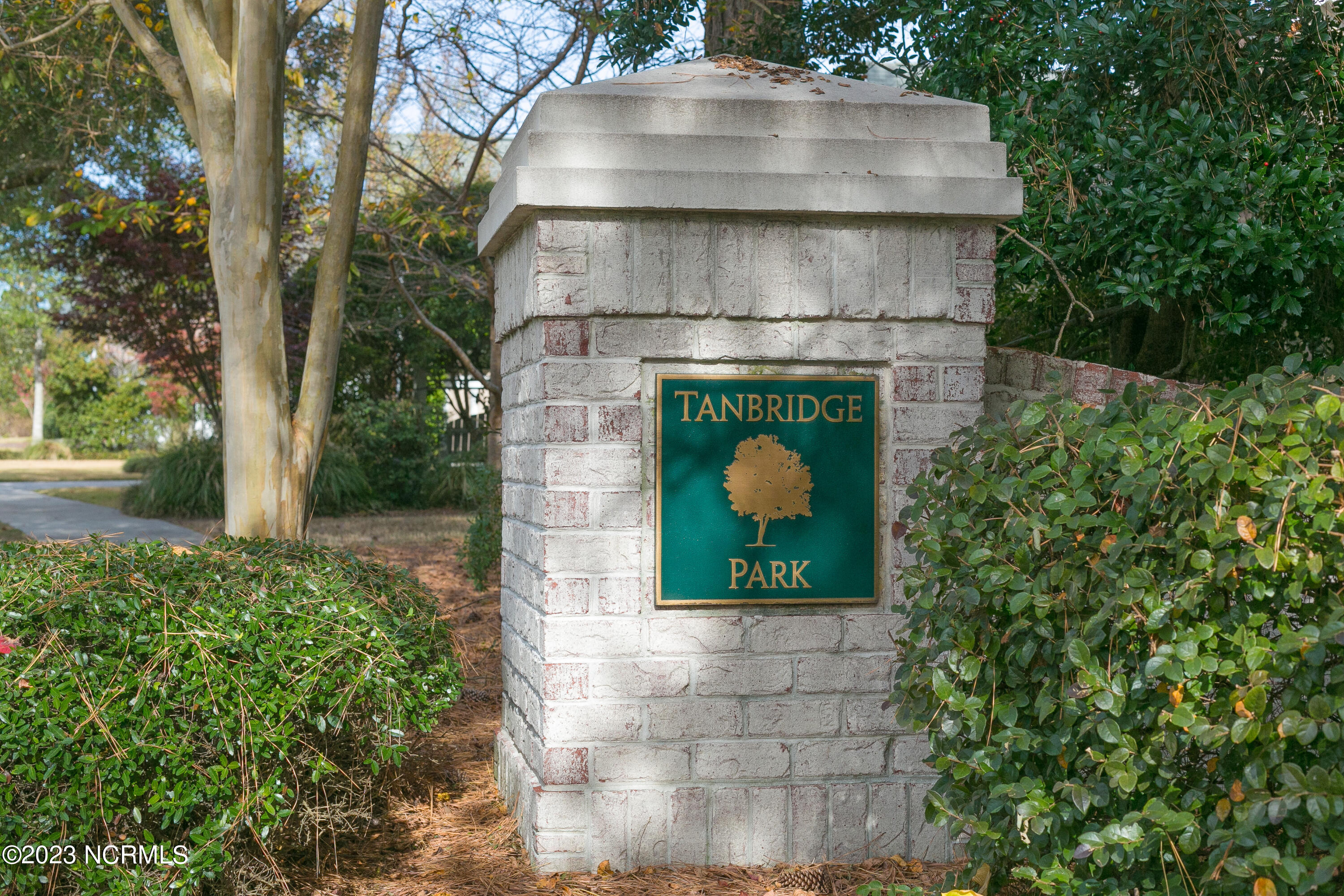 535 Tanbridge Road Wilmington, NC 28405 - Photo 4 of 50 Tanbridge Park entrance