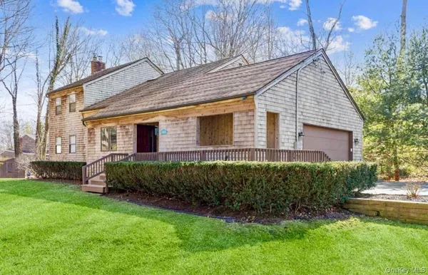 $4,400 | 2581 Roanoke Avenue, Riverhead, NY 11901