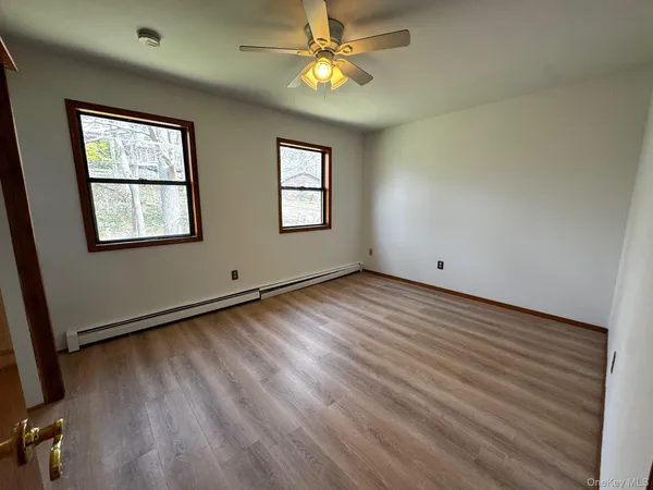 $4,400 | 2581 Roanoke Avenue, Riverhead, NY 11901