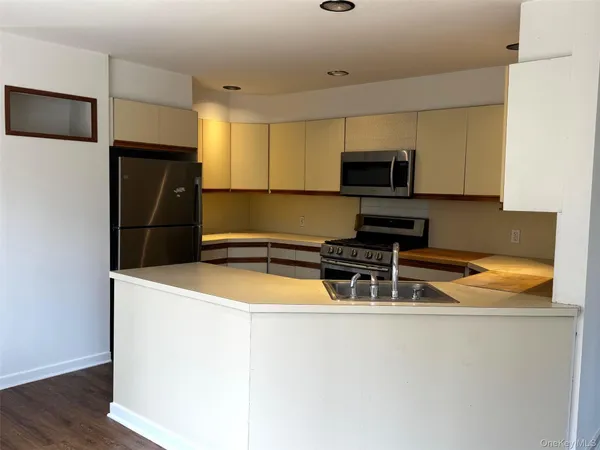 $4,400 | 2581 Roanoke Avenue, Riverhead, NY 11901