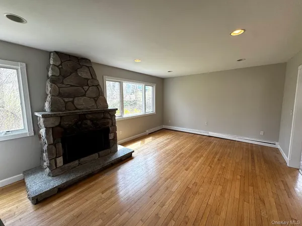 $4,400 | 2581 Roanoke Avenue, Riverhead, NY 11901