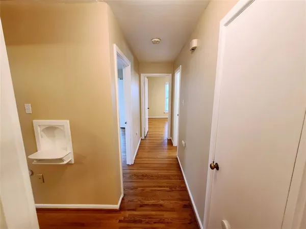 $2,100 | 1830 Viewcrest Drive, Dallas, TX 75228