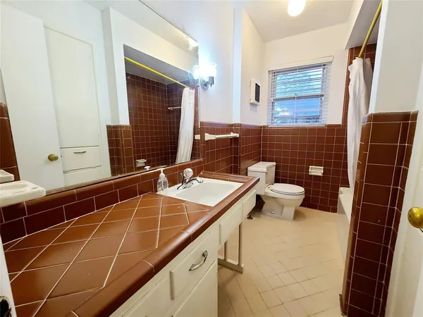 $2,100 | 1830 Viewcrest Drive, Dallas, TX 75228