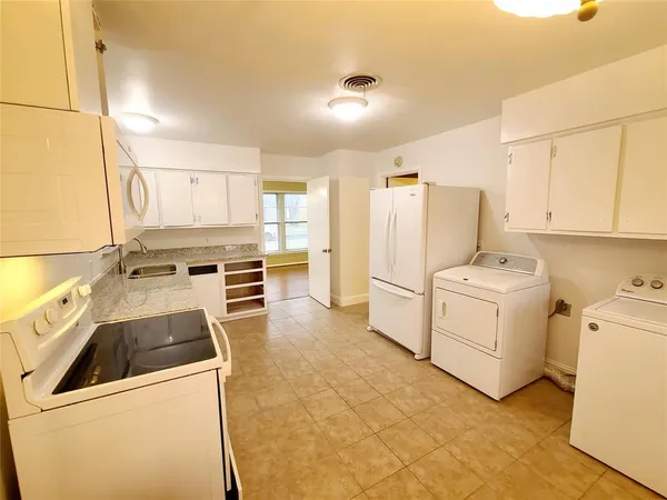 $2,100 | 1830 Viewcrest Drive, Dallas, TX 75228