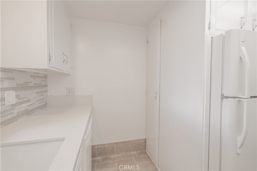 1880 St John Road Seal Beach, CA 90740 - Photo 12 of 30 a view of bathroom