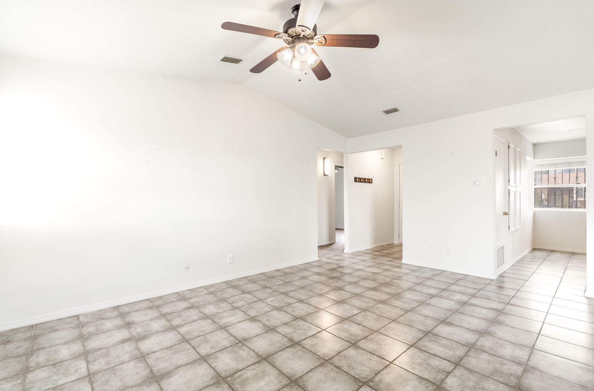 4538 Zirconia Drive Northeast Rio Rancho, NM 87124 - Photo 8 of 35 Gallery Image 8