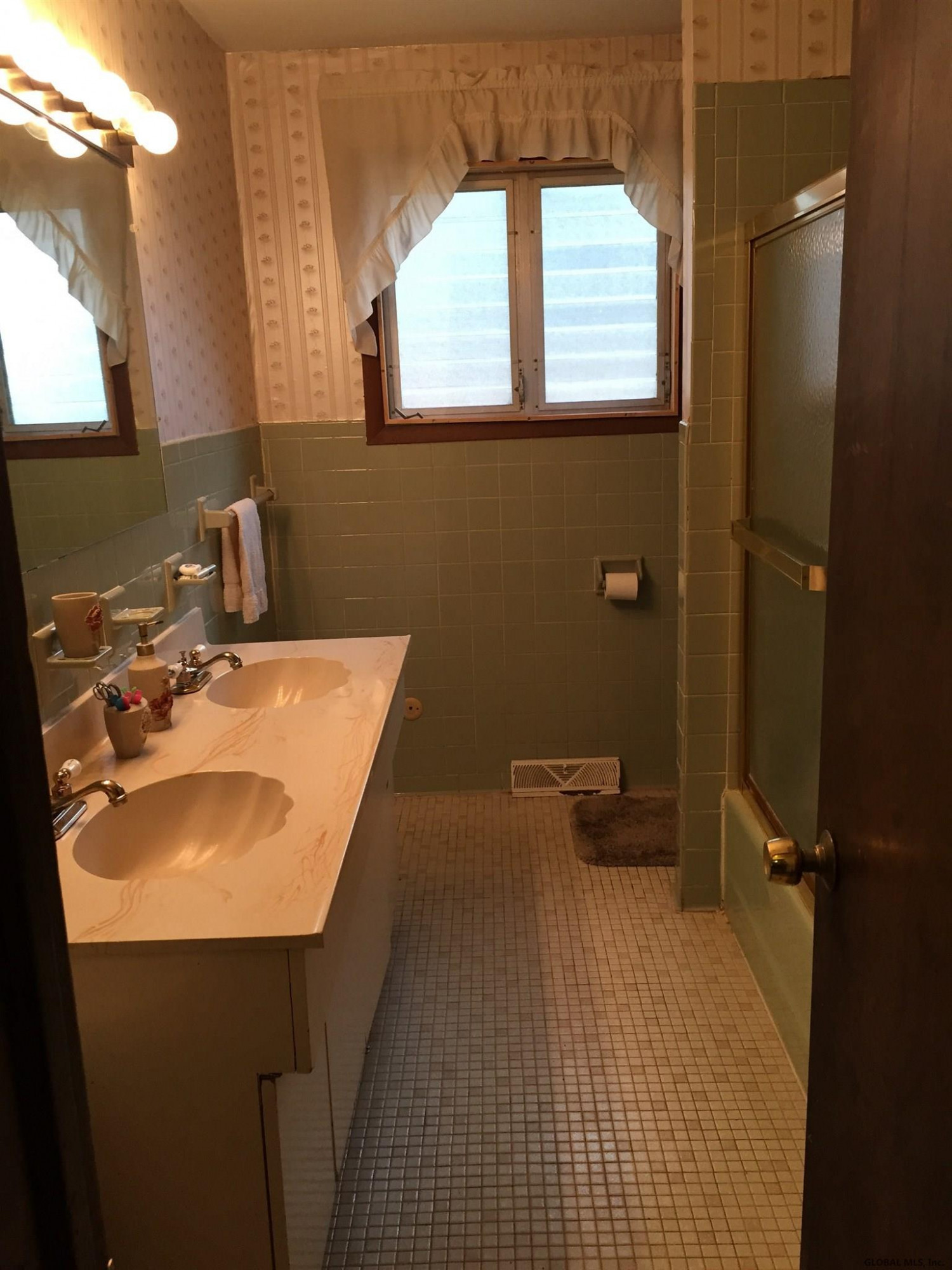 29 Jones Road Saratoga Springs, NY 12866 - Photo 11 of 28 Photo 11