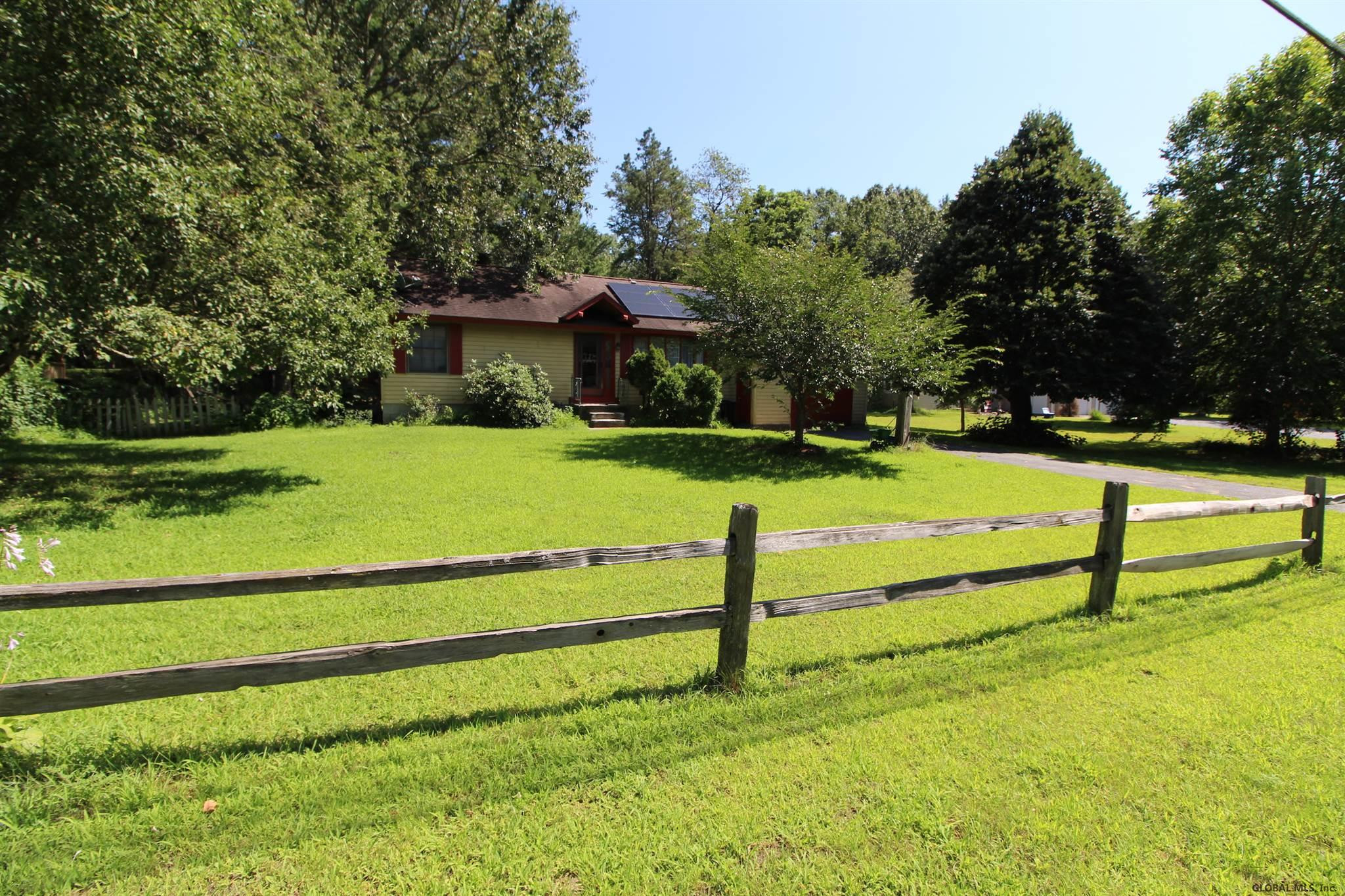 29 Jones Road Saratoga Springs, NY 12866 - Photo 4 of 28 Photo 4
