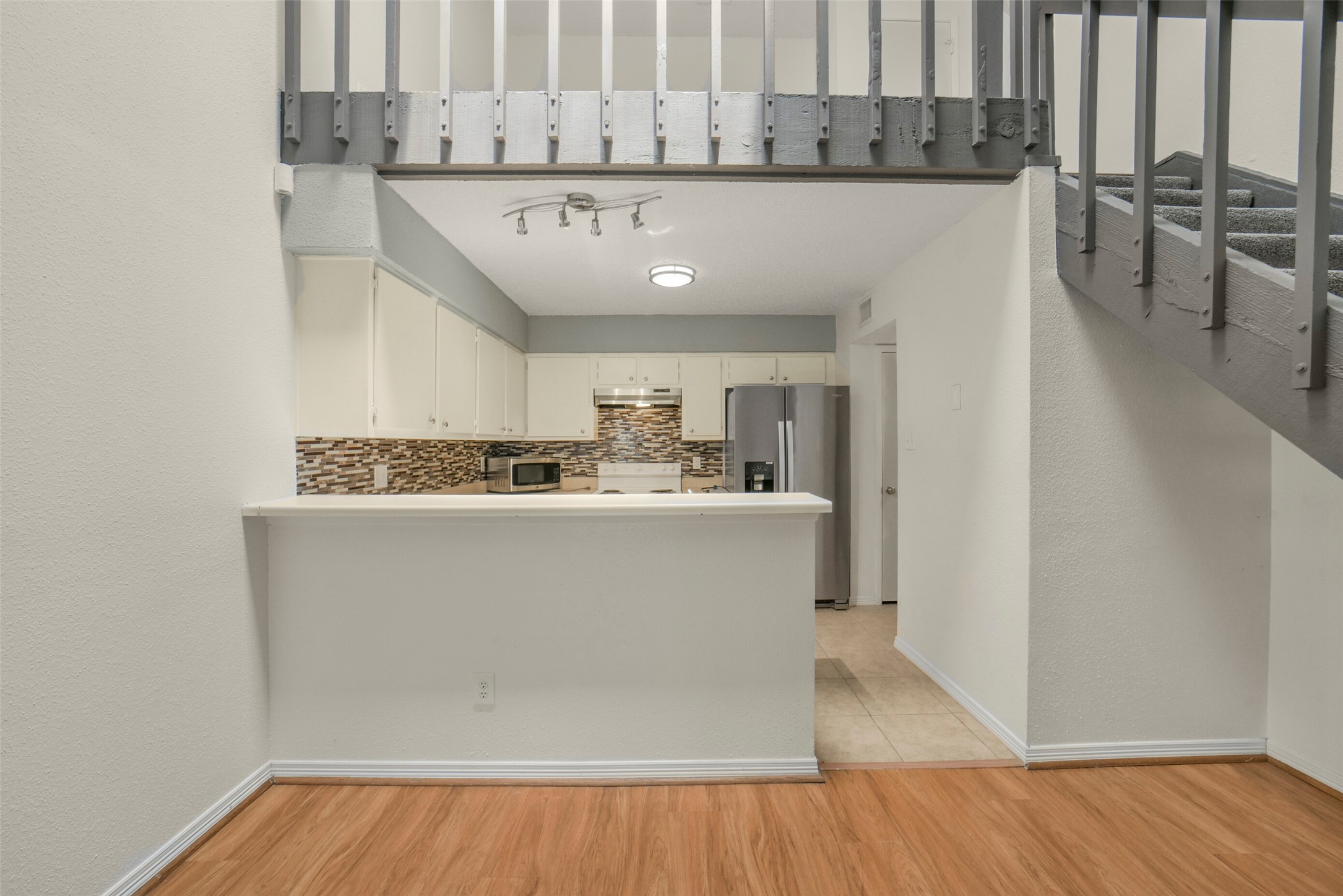 6333 Shadow Tree Drive Houston, TX 77035 - Photo 7 of 36