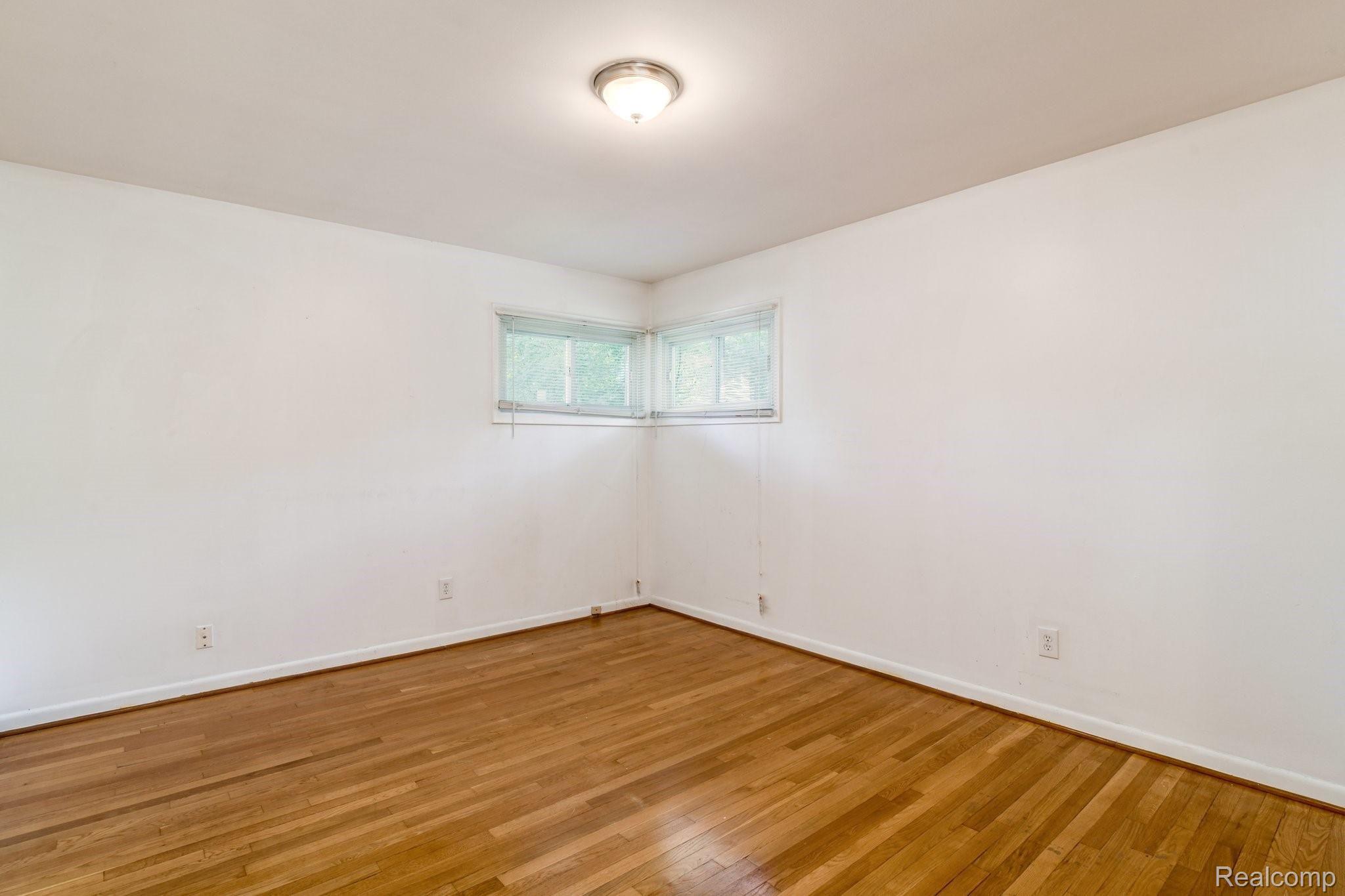 29146 Rambling Road Southfield, MI 48076 - Photo 19 of 30 29146+Rambling+Rd+Southfield-24-web.jpg