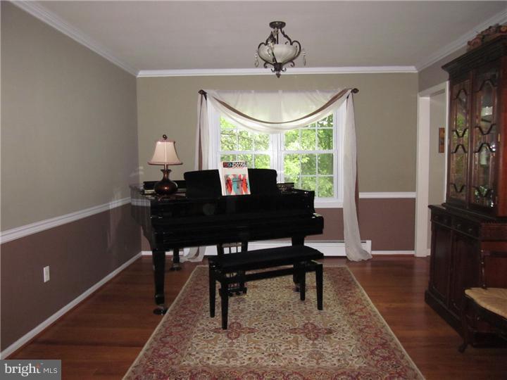 977 Jefferis Bridge Road West Chester, PA 19382 - Photo 4 of 25 Dining Room