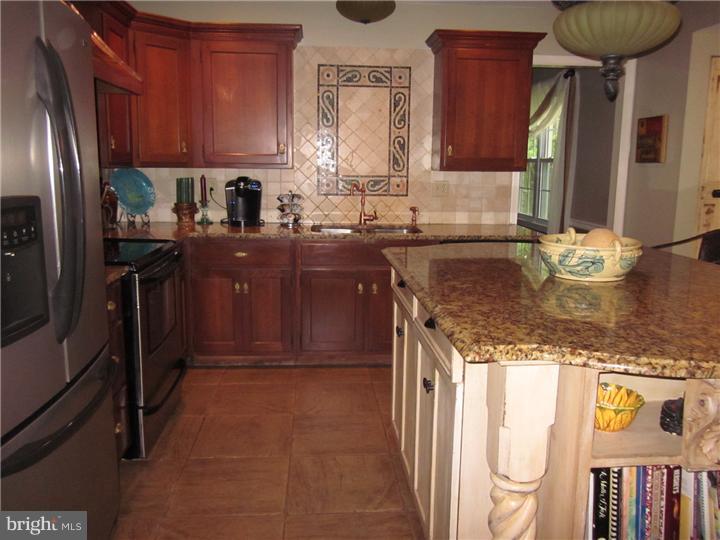 977 Jefferis Bridge Road West Chester, PA 19382 - Photo 5 of 25 Kitchen