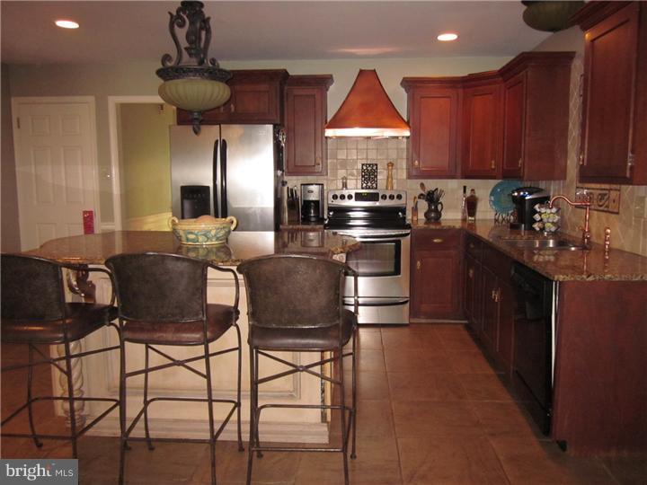 977 Jefferis Bridge Road West Chester, PA 19382 - Photo 6 of 25 Kitchen