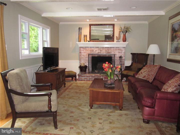 977 Jefferis Bridge Road West Chester, PA 19382 - Photo 9 of 25 Family Room