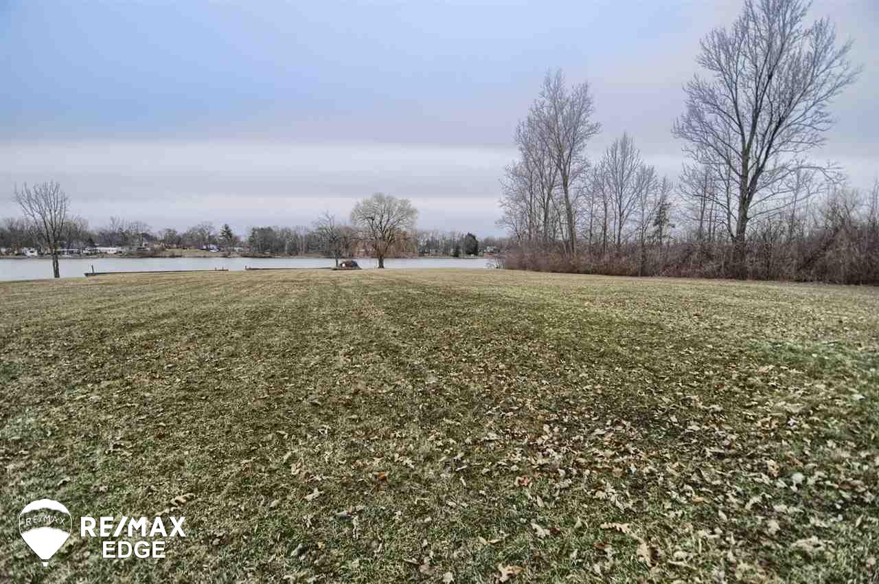 3320 East Pierson Road Flint, MI 48506 - Photo 3 of 40