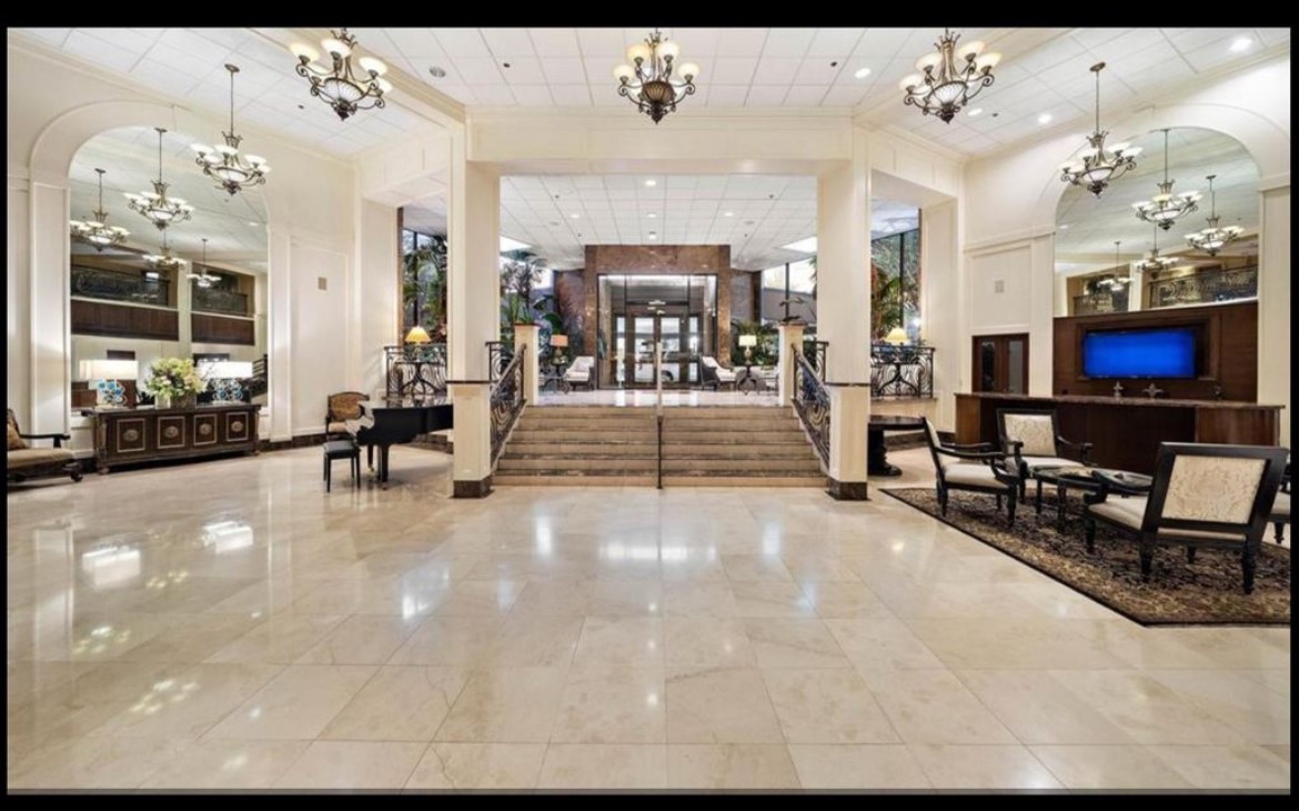 3525 Sage Road, Unit 201 Houston, TX 77056 - Photo 2 of 19 Building lobby