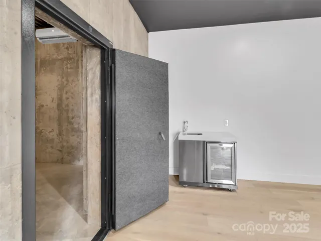 $875,000 | 130 Midway Crossing Drive, Clyde, NC 28721