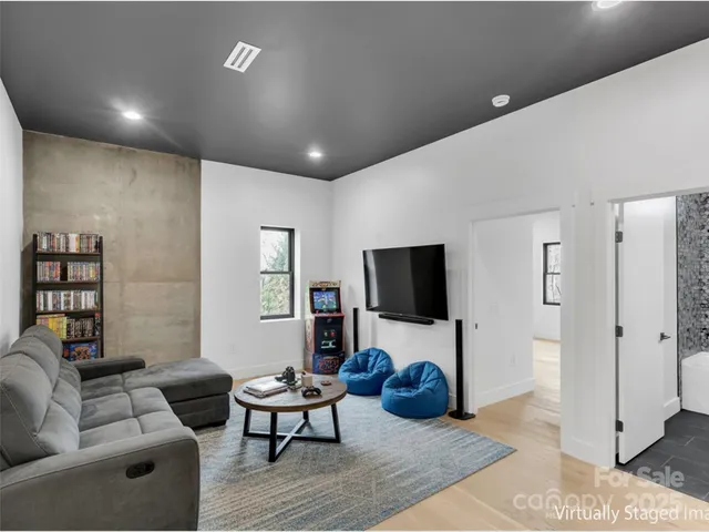 $875,000 | 130 Midway Crossing Drive, Clyde, NC 28721