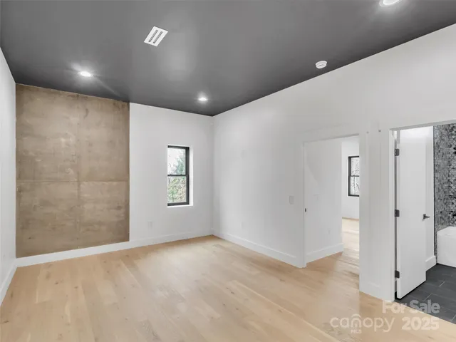 $875,000 | 130 Midway Crossing Drive, Clyde, NC 28721