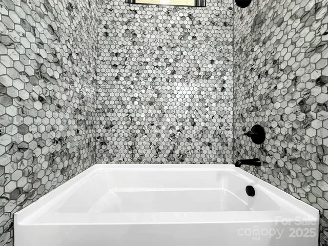 $875,000 | 130 Midway Crossing Drive, Clyde, NC 28721