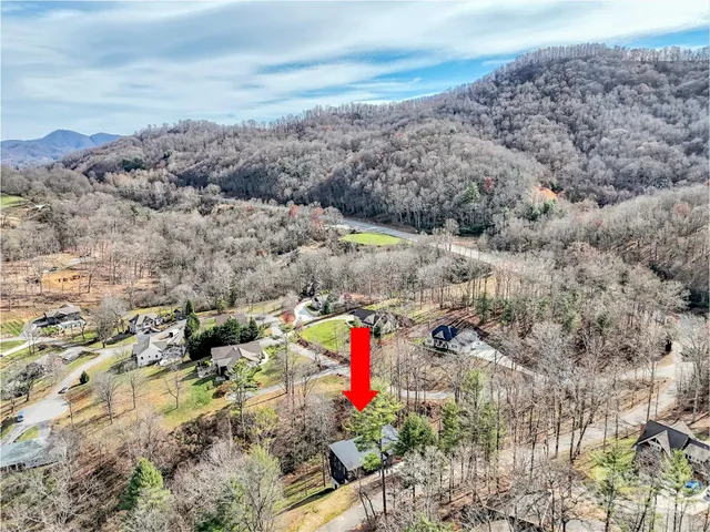 $875,000 | 130 Midway Crossing Drive, Clyde, NC 28721