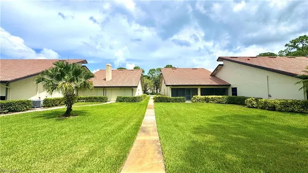 $2,700 | 640 Augusta Boulevard, Unit 3, Naples, FL 34113
