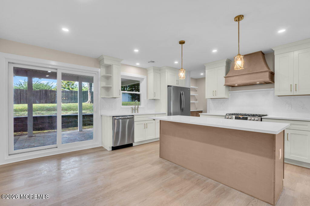 148 Torpedo Road Manahawkin, NJ 08050 - Photo 10 of 39 medium-019e7936-48cf-70b8-b7e5-5a58534ba