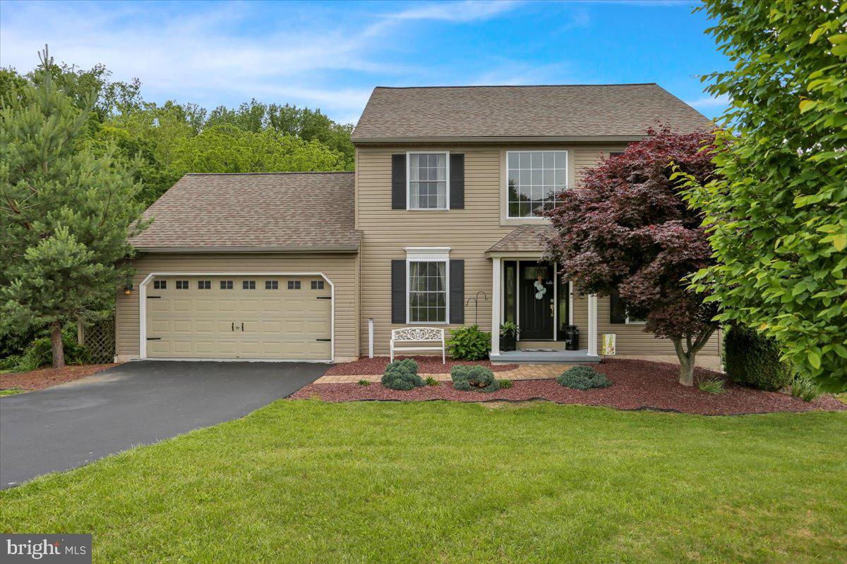 7 Kantner Lane North Reading, PA 19607 - Photo 2 of 50 a house view with a garden space