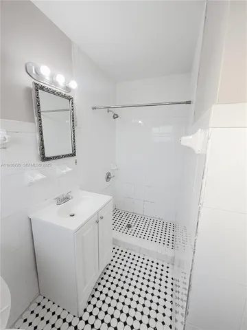 $2,000 | 20500 Northwest 28th Avenue, Unit B, Miami Gardens, FL 33056