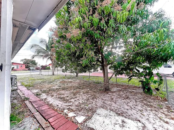 $2,000 | 20500 Northwest 28th Avenue, Unit B, Miami Gardens, FL 33056