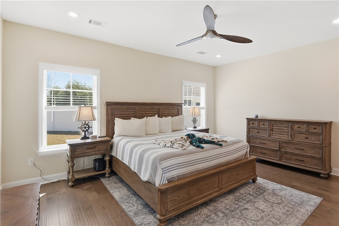 18 Edenham Court Brunswick, GA 31523 - Photo 13 of 32 Very roomy primary bedroom suite, 9 ft ceilings, light and bright!