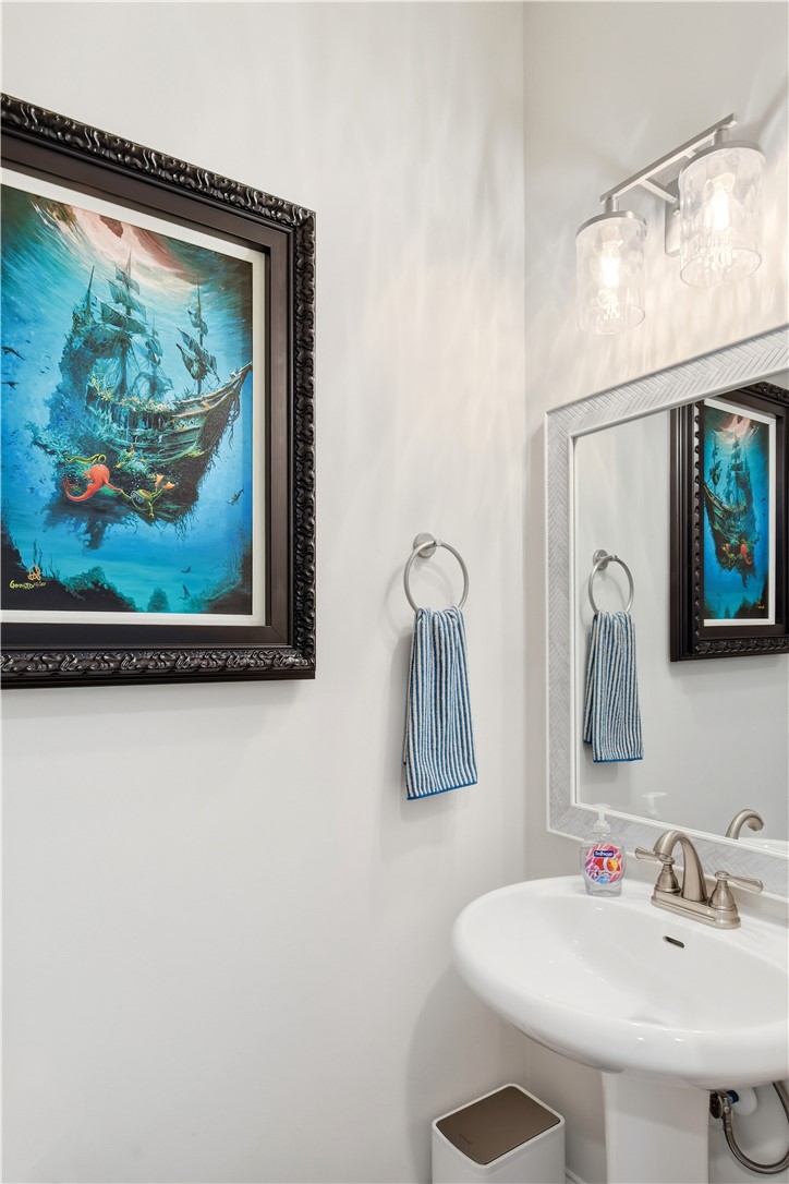 18 Edenham Court Brunswick, GA 31523 - Photo 27 of 32 Powder room for guests and those necessary times