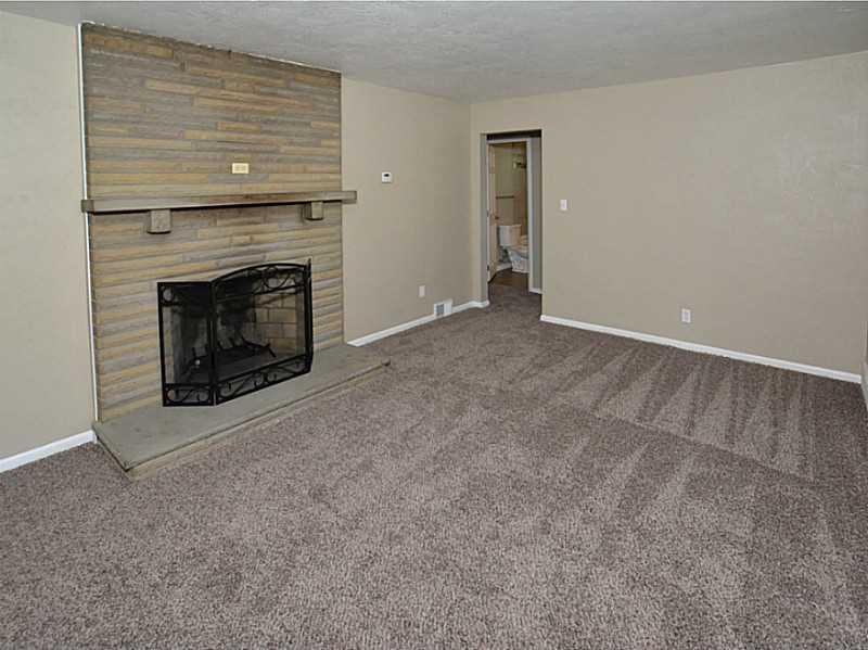 329 Center New Texas Road Plum, PA 15239 - Photo 12 of 24 Living Room.