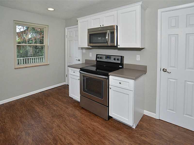 329 Center New Texas Road Plum, PA 15239 - Photo 6 of 24 Kitchen.