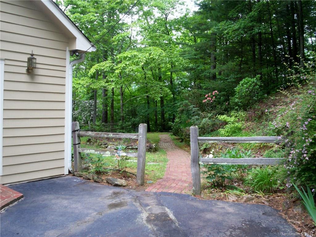 366 Tiptop Road, Unit 11 Brevard, NC 28712 - Photo 18 of 20 Gallery Image 18