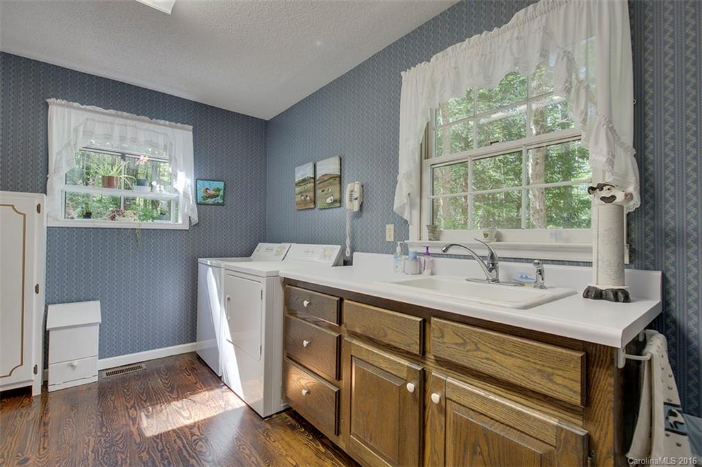 366 Tiptop Road, Unit 11 Brevard, NC 28712 - Photo 8 of 20 Gallery Image 8