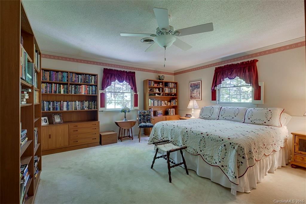 366 Tiptop Road, Unit 11 Brevard, NC 28712 - Photo 10 of 20 Gallery Image 10