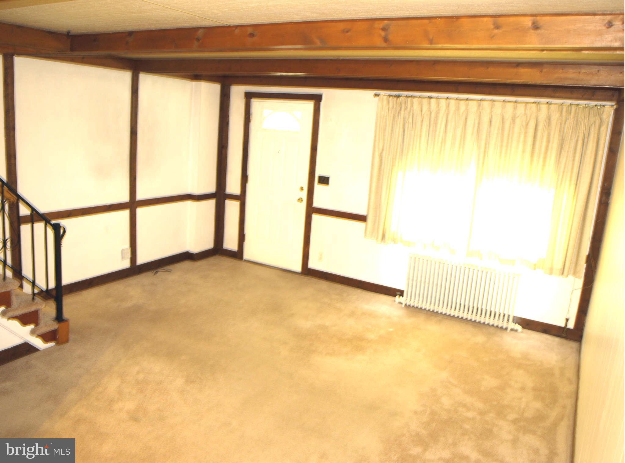 302 Arden Road West Baltimore, MD 21225 - Photo 12 of 30 Living Room