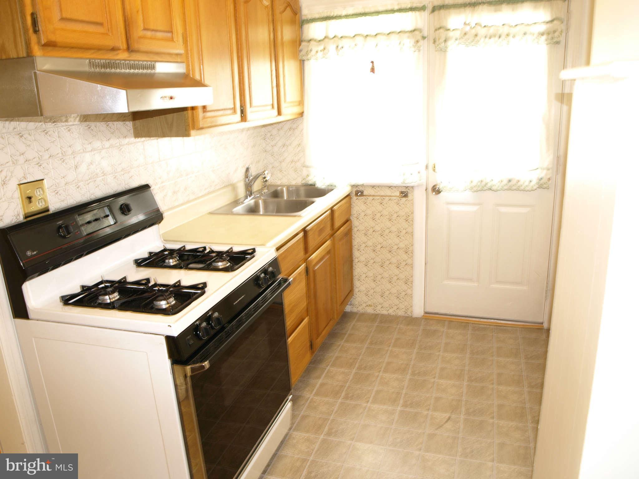 302 Arden Road West Baltimore, MD 21225 - Photo 9 of 30 Kitchen