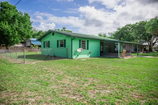 $275,000 | 1120 Southwest 8th Court, Okeechobee, FL 34974