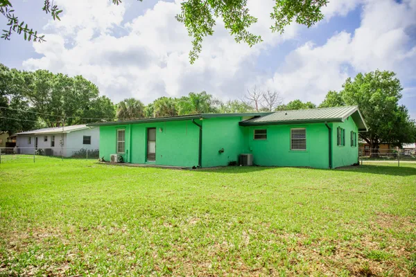 $275,000 | 1120 Southwest 8th Court, Okeechobee, FL 34974
