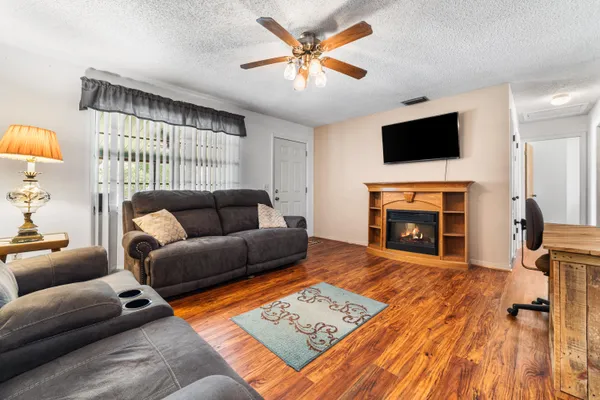 $275,000 | 1120 Southwest 8th Court, Okeechobee, FL 34974