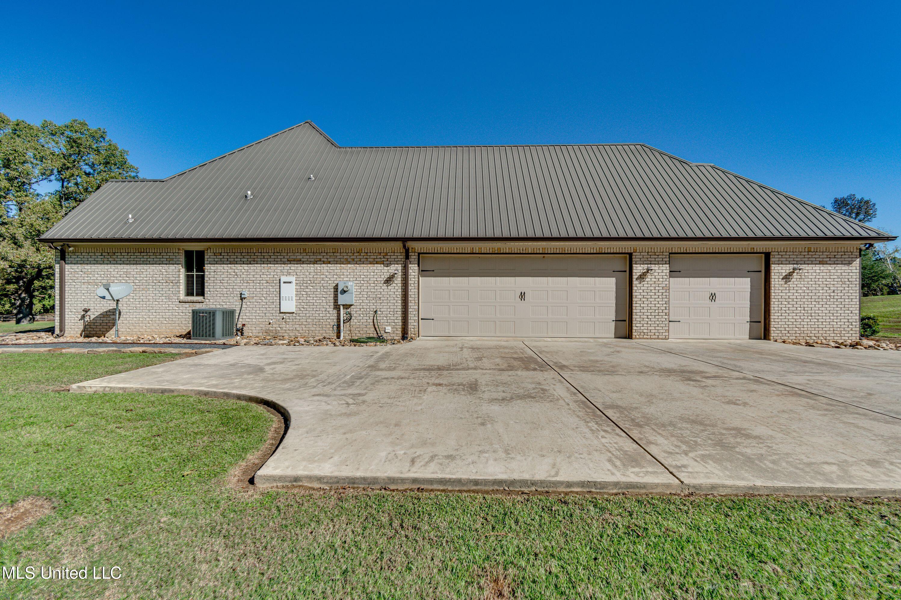 5178 Good Hope Road Edwards, MS 39066 - Photo 72 of 72 Garage